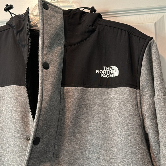 THE NORTH FACE Men’s Jacket - Picture 3 of 7